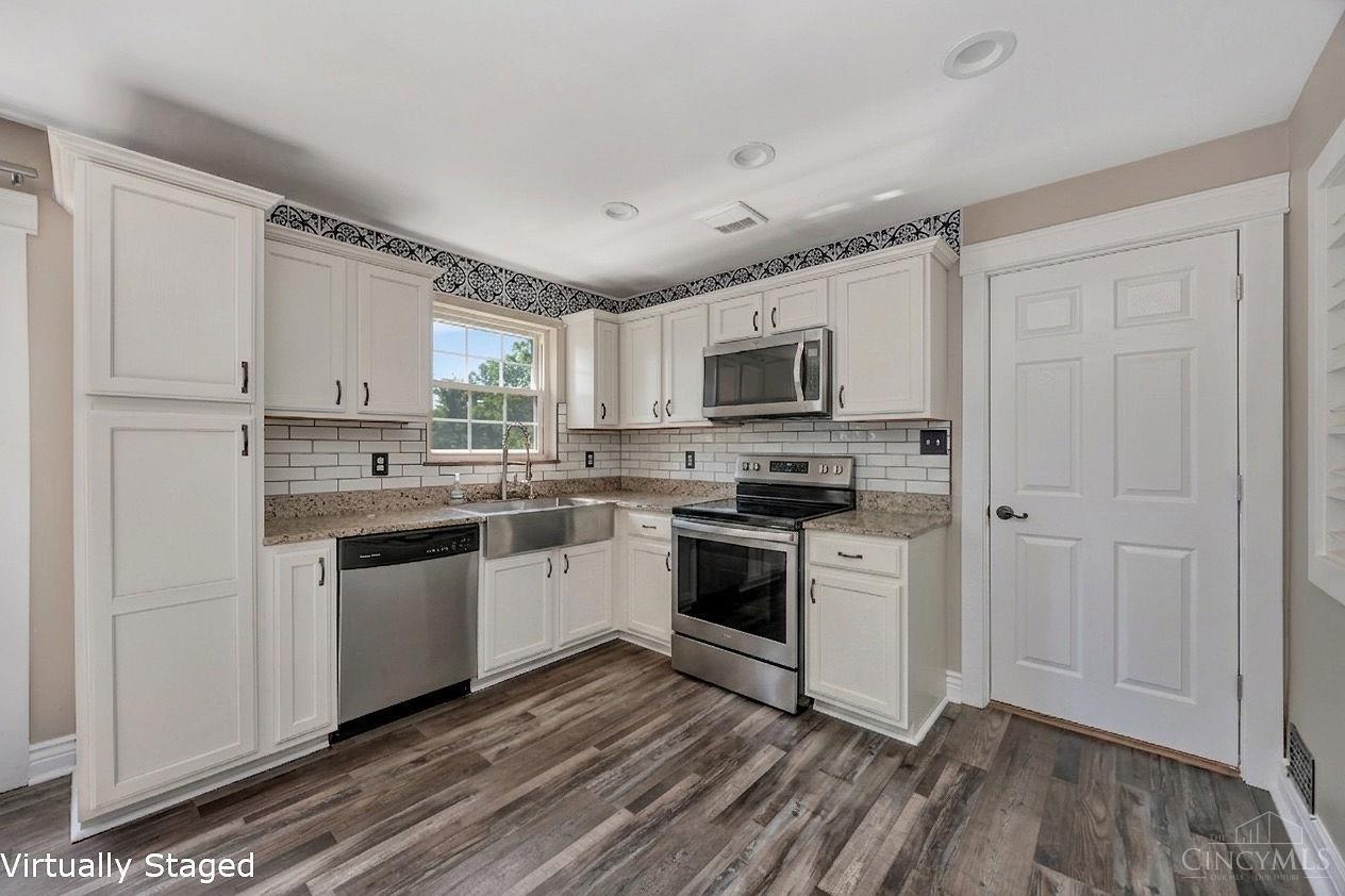 9952 Skyridge Drive