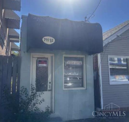 701 W Wyoming Avenue