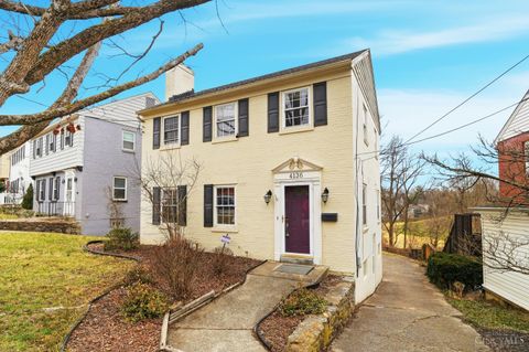 Photo of 4136 Paxton Woods Drive, Cincinnati, OH 45209 (MLS # 1869879)