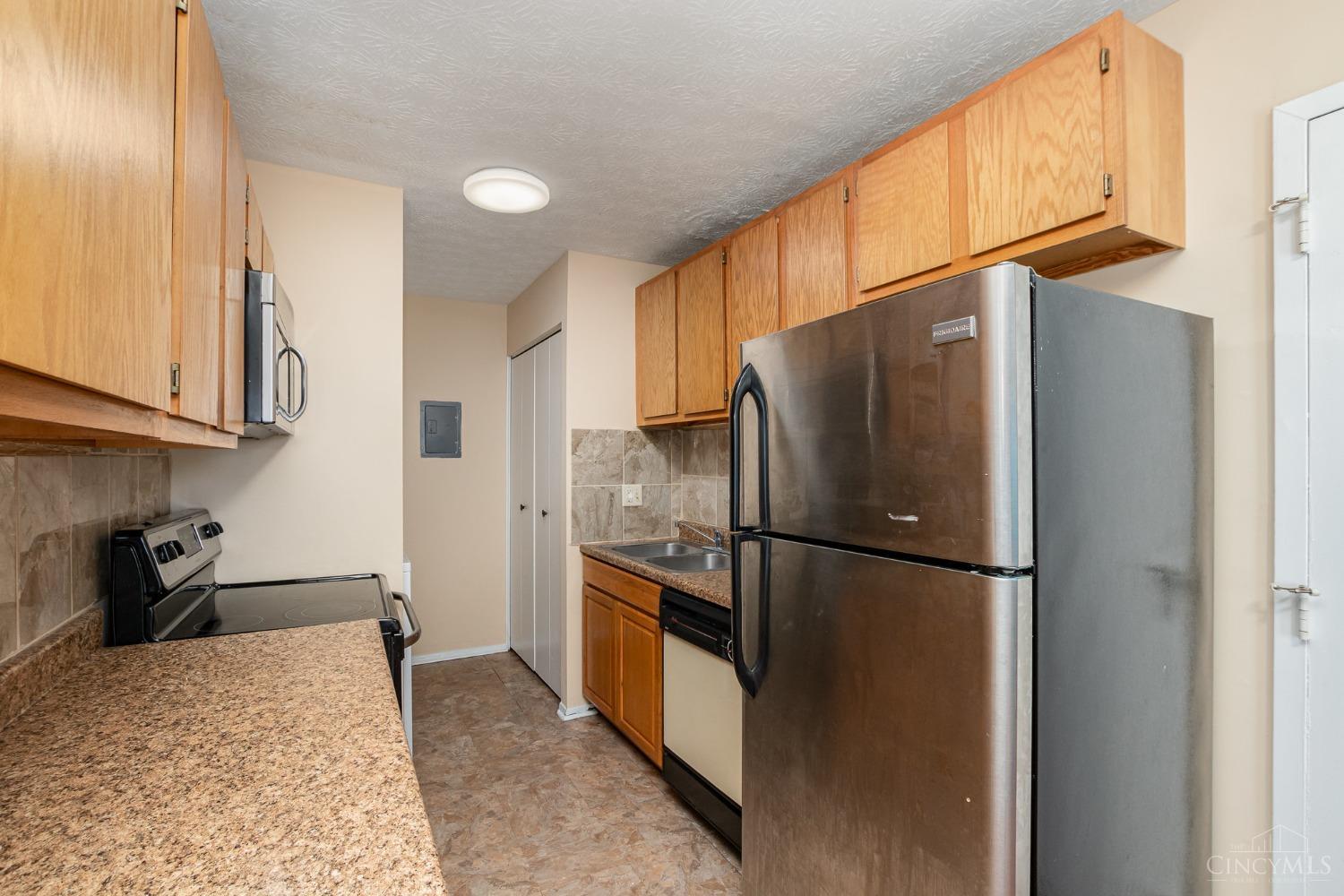 982 E Crescentville Road, West Chester, Ohio image 7