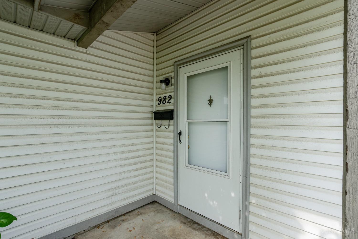 982 E Crescentville Road, West Chester, Ohio image 2