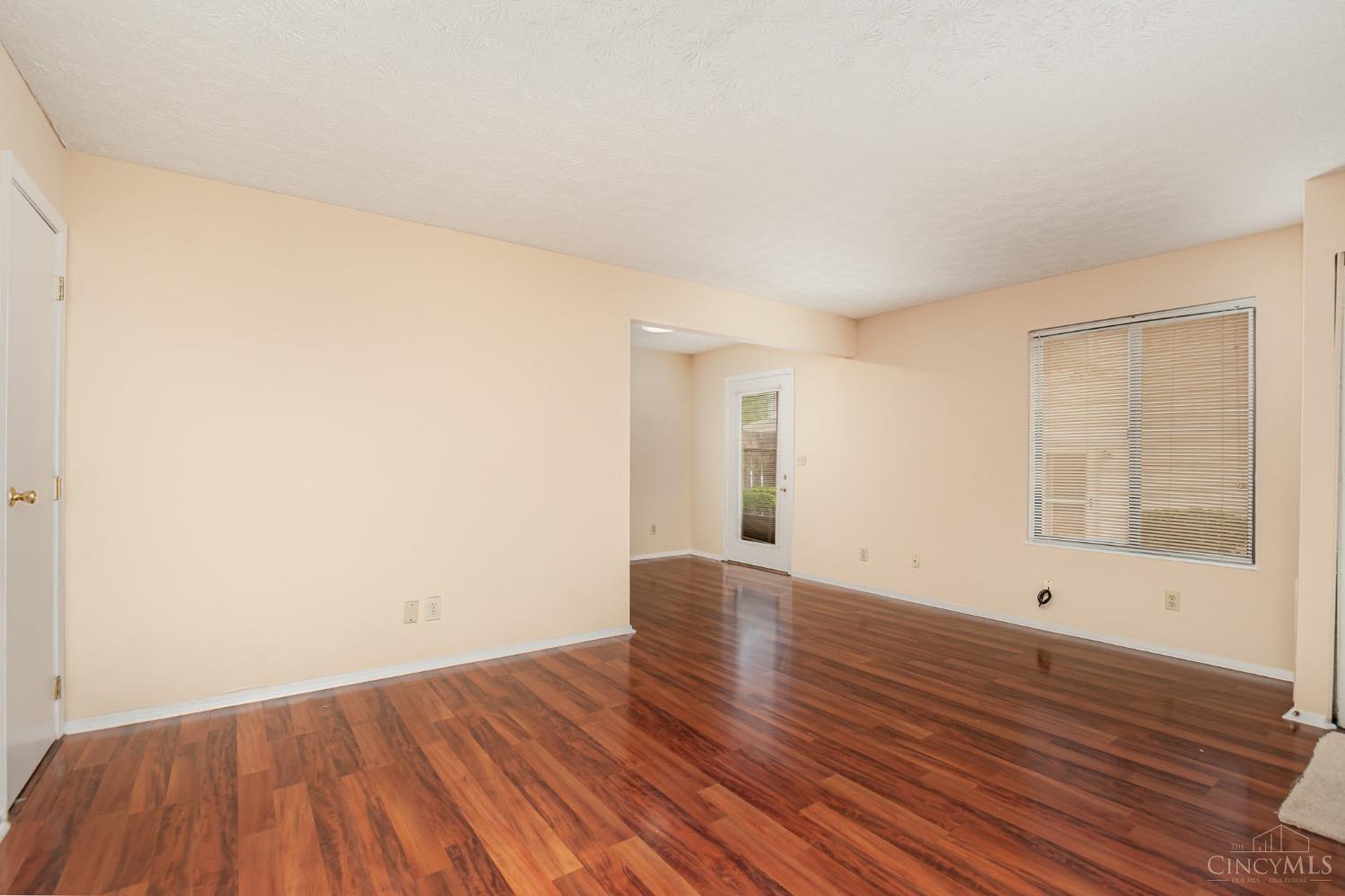 982 E Crescentville Road, West Chester, Ohio image 4