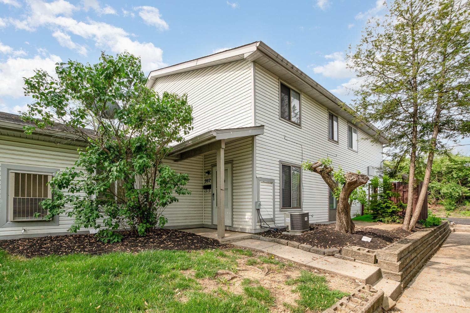 982 E Crescentville Road, West Chester, Ohio image 1