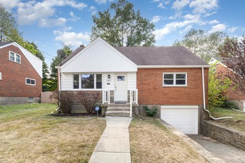 Photo of 1063 Roxie Lane, Cincinnati, OH 45224 (MLS # 1855692)