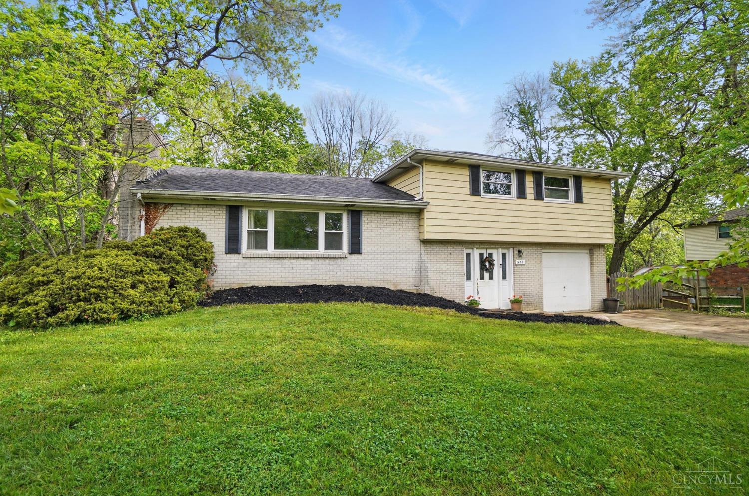 570 Cocinda Lane, Mason, Ohio image 2