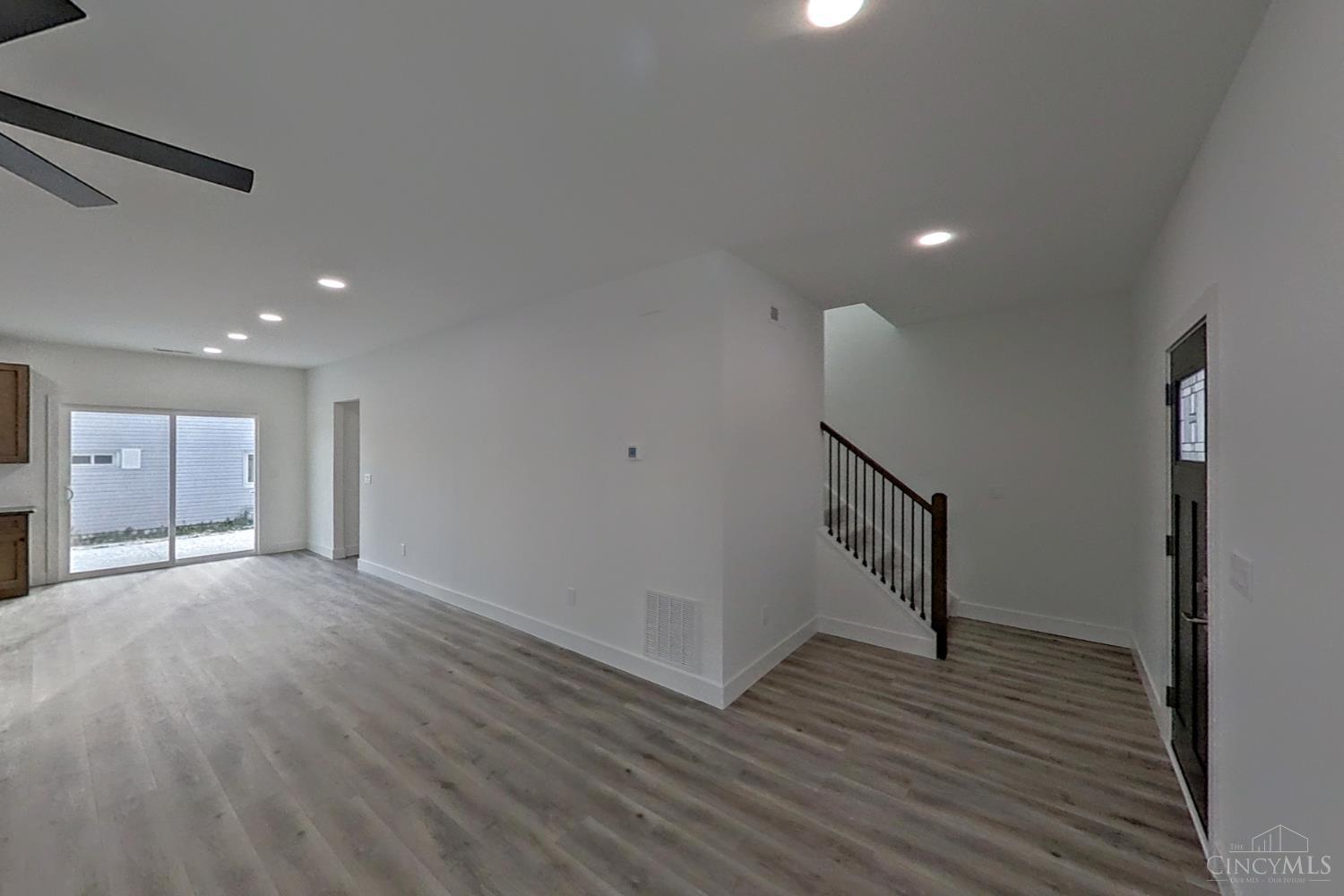 192 N Broadway Street