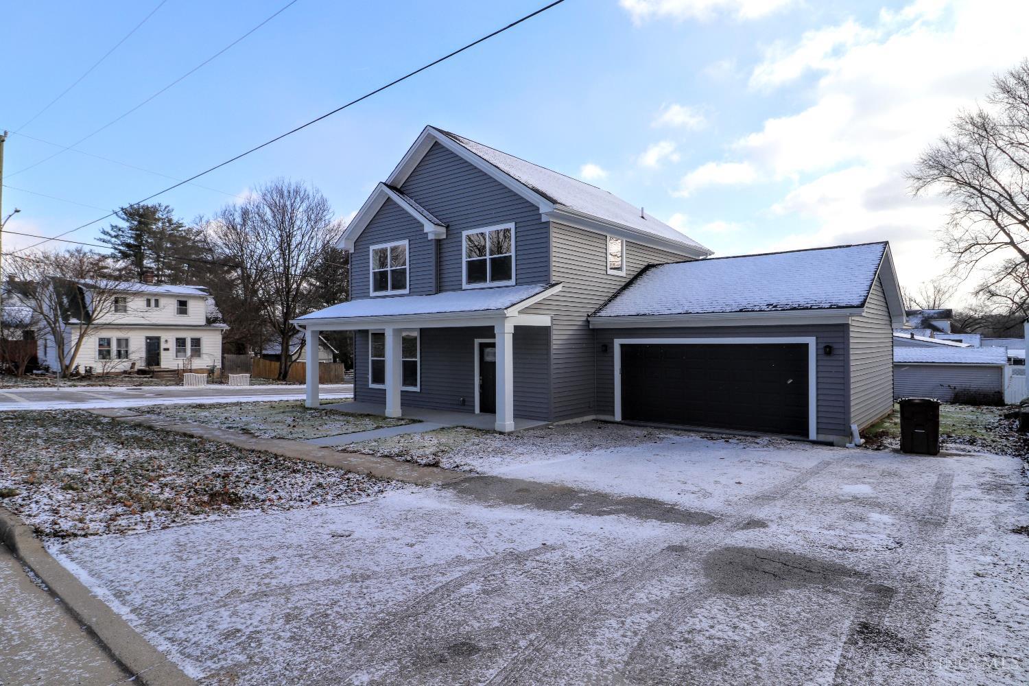 192 N Broadway Street