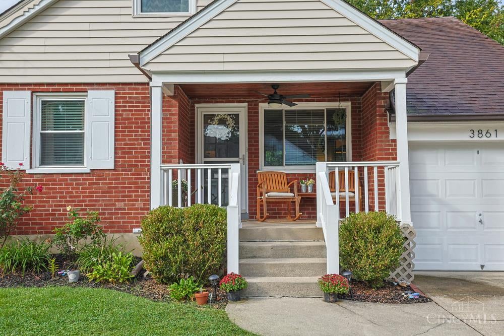3861 Meadowlark Lane
