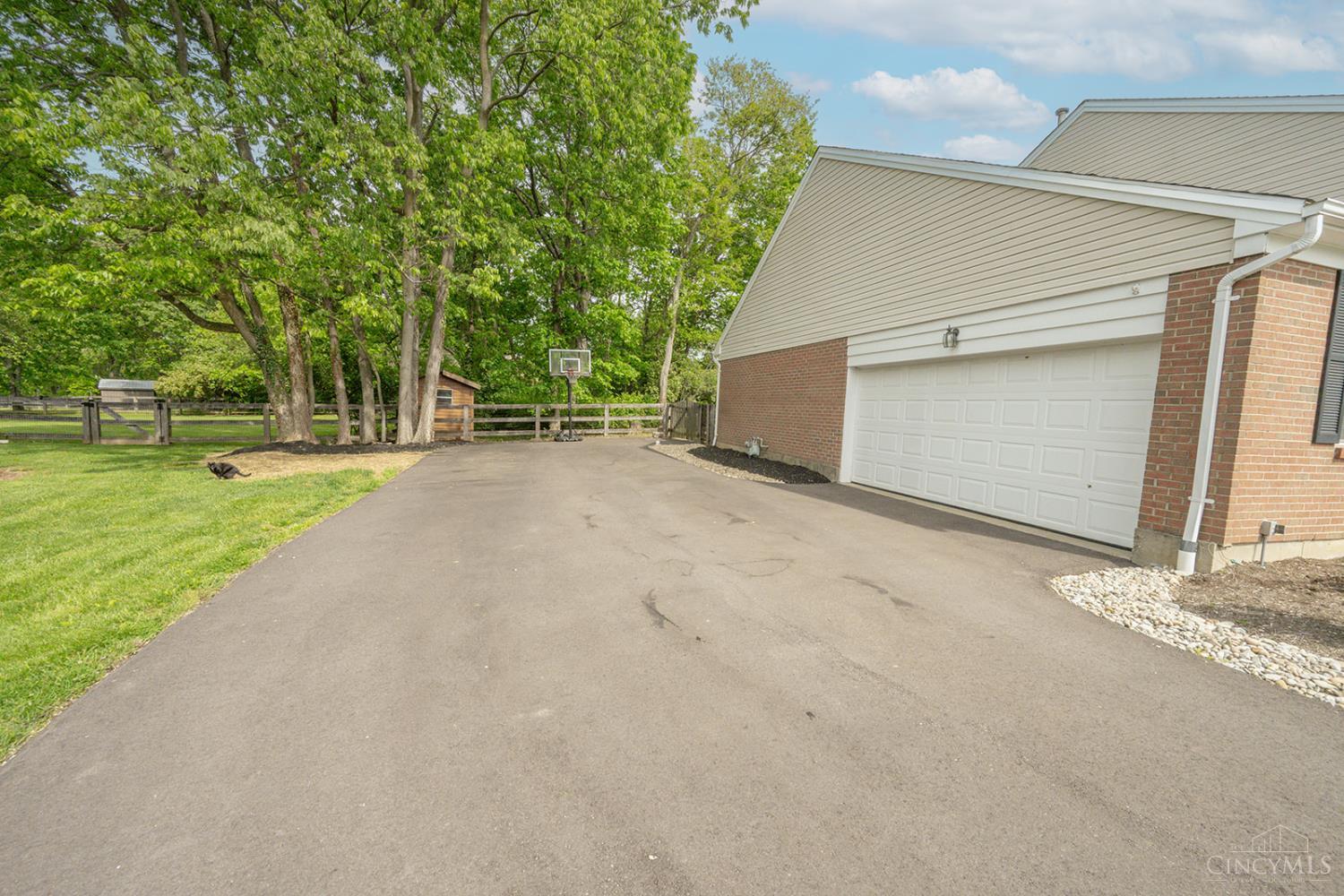 5601 Autumn Wynd Lane