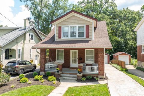 Photo of 3668 Wilshire Avenue, Cincinnati, OH 45208 (MLS # 1855835)