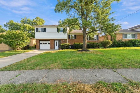 Photo of 708 Danvers Drive Dr, Cincinnati, OH 45240 (MLS # 1894394)