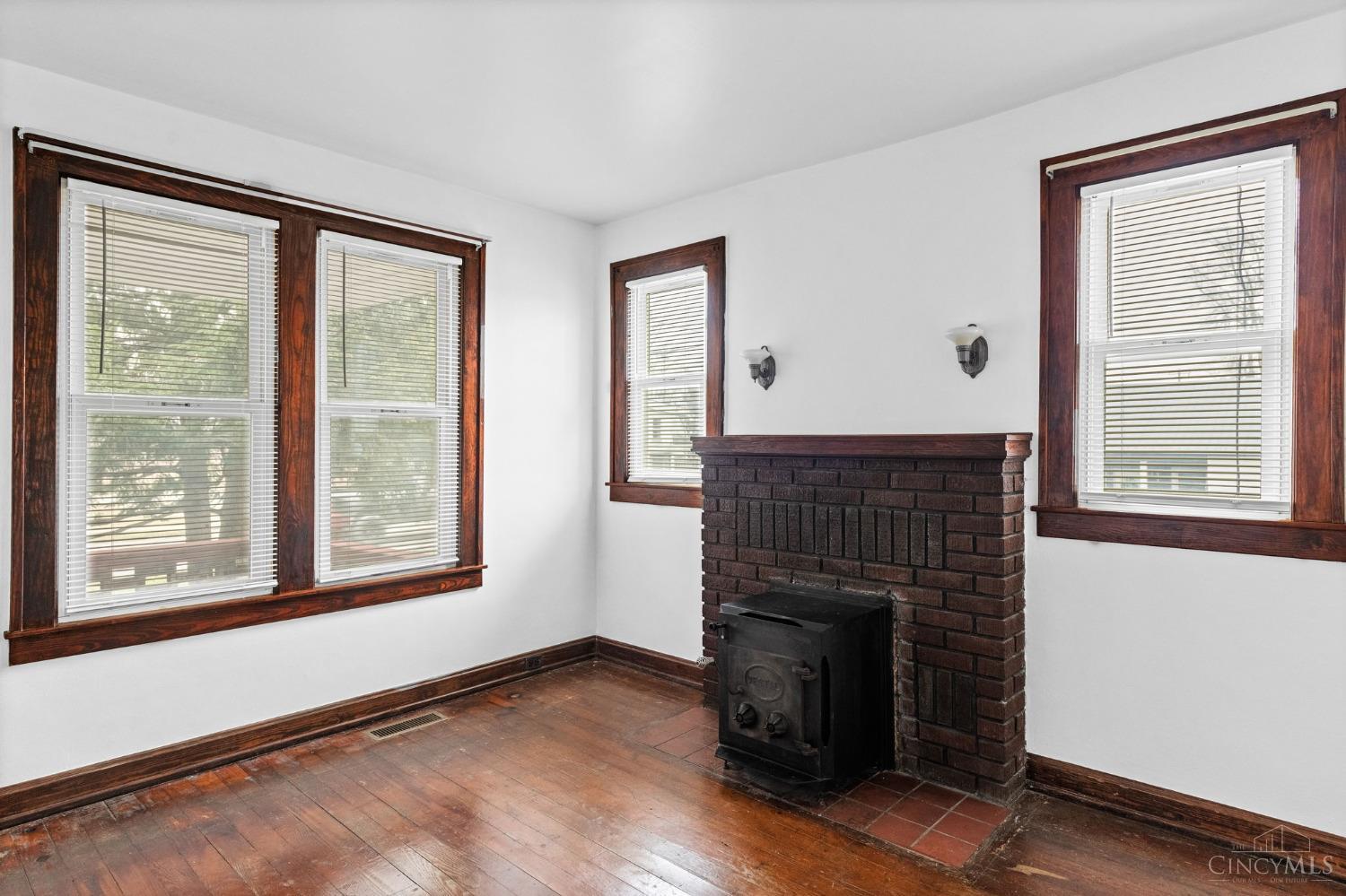 605 Light Street, Felicity, Ohio image 10