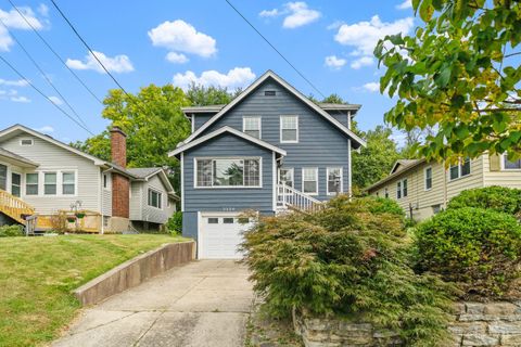 Photo of 3326 E Woodmont Avenue, Cincinnati, OH 45213 (MLS # 1854402)