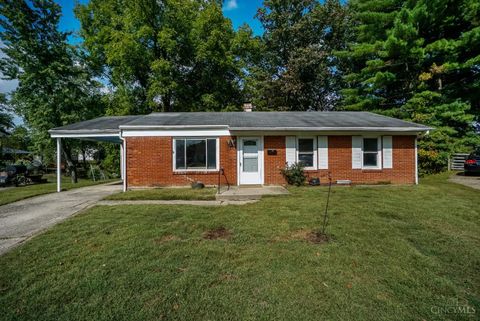 Photo of 6 Ridge Circle, Loveland, OH 45140 (MLS # 1859901)