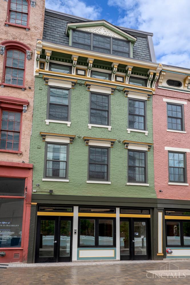 11 E Court Street 201