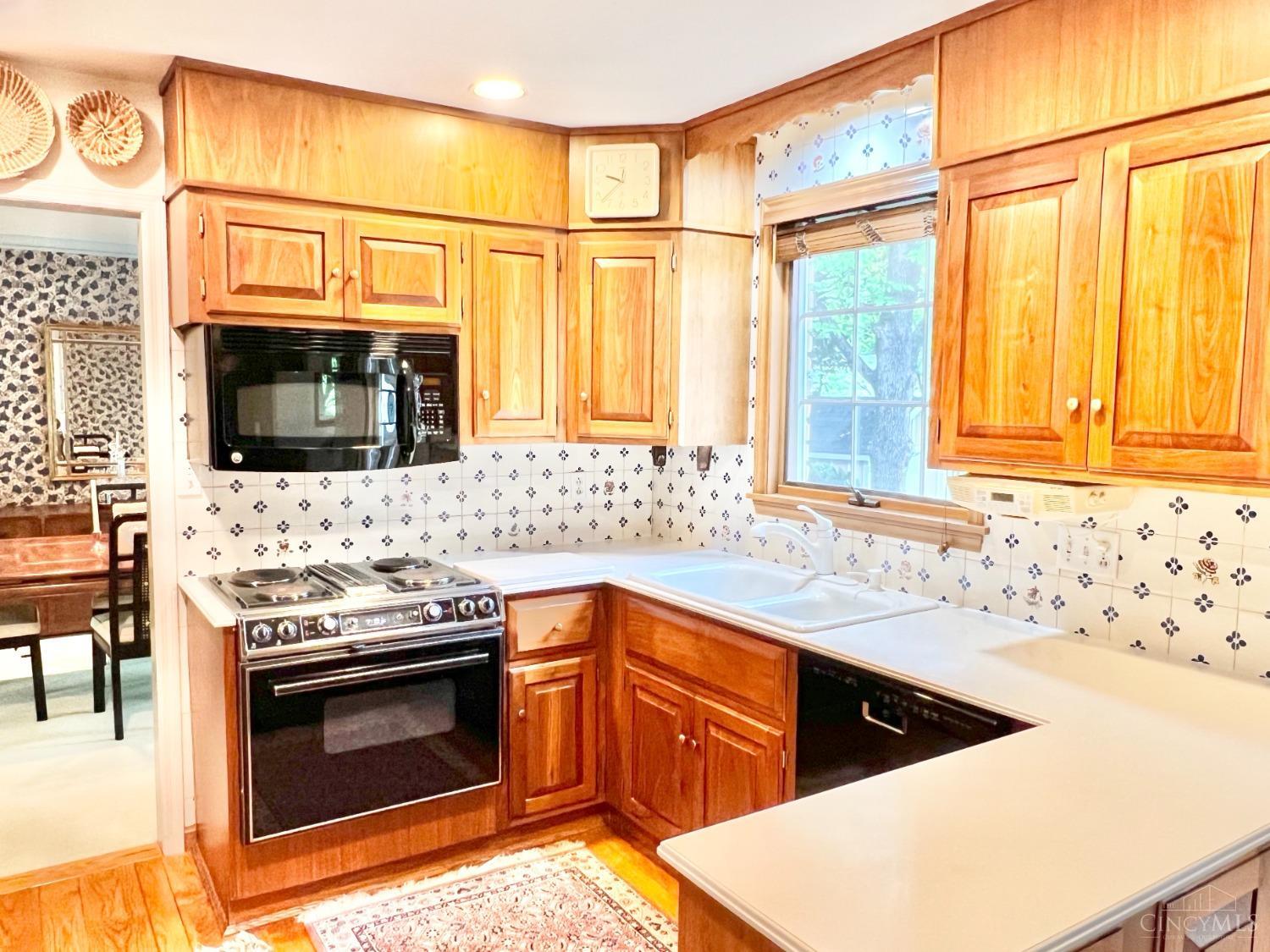 116 Robinwood Drive, Terrace Park, Ohio image 14