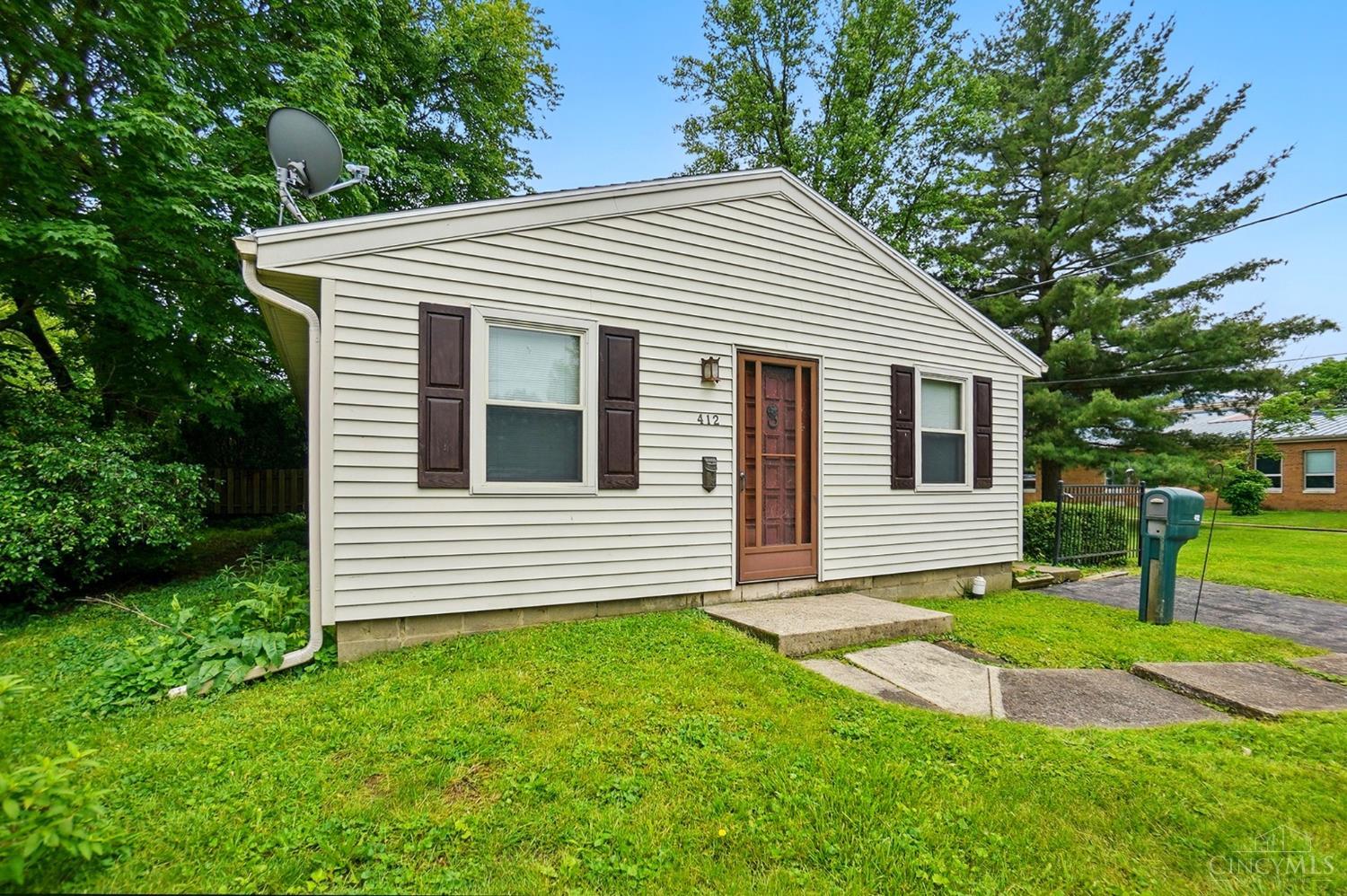 412 E John Street, Blanchester, Ohio image 2