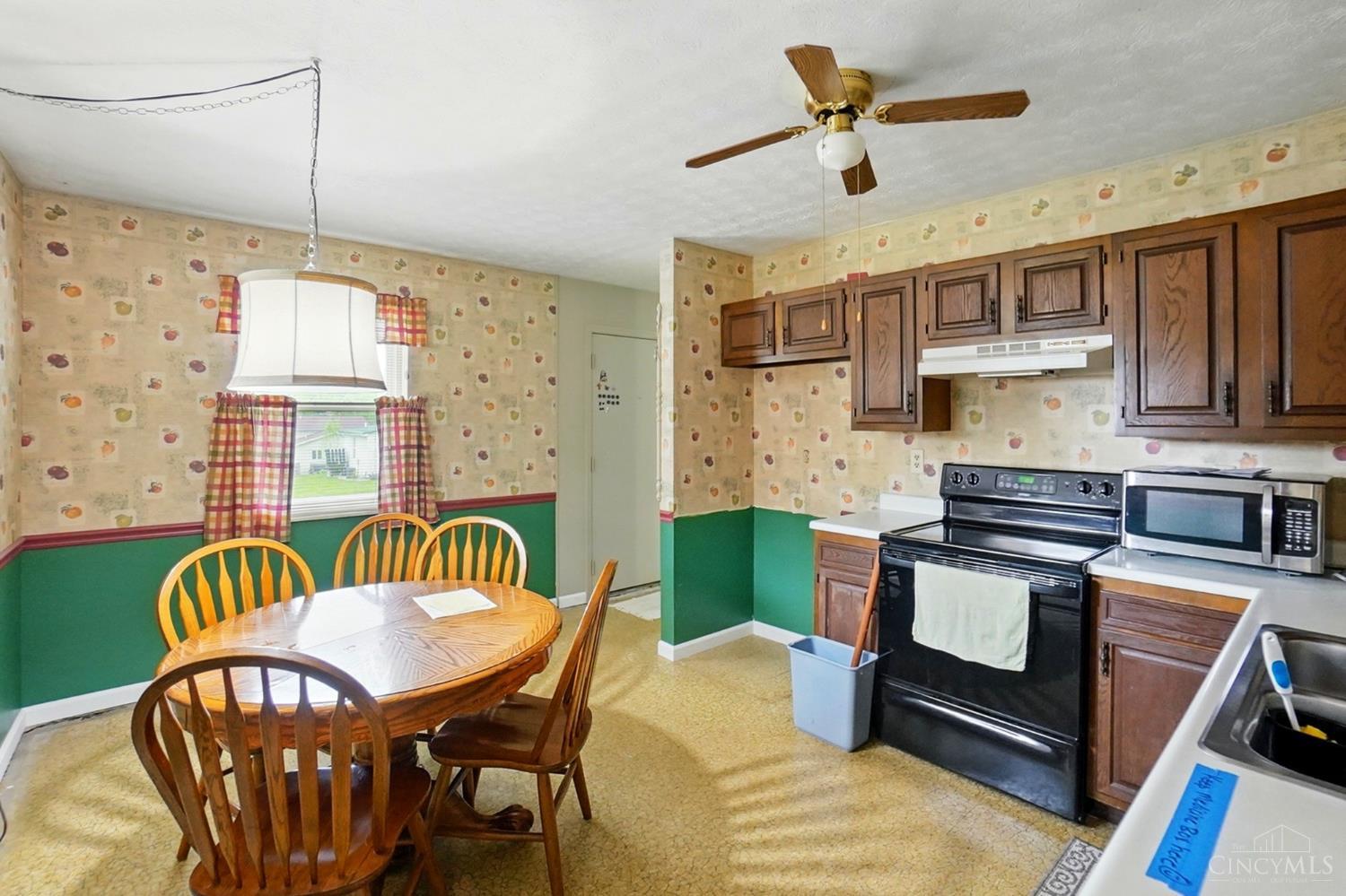 412 E John Street, Blanchester, Ohio image 4