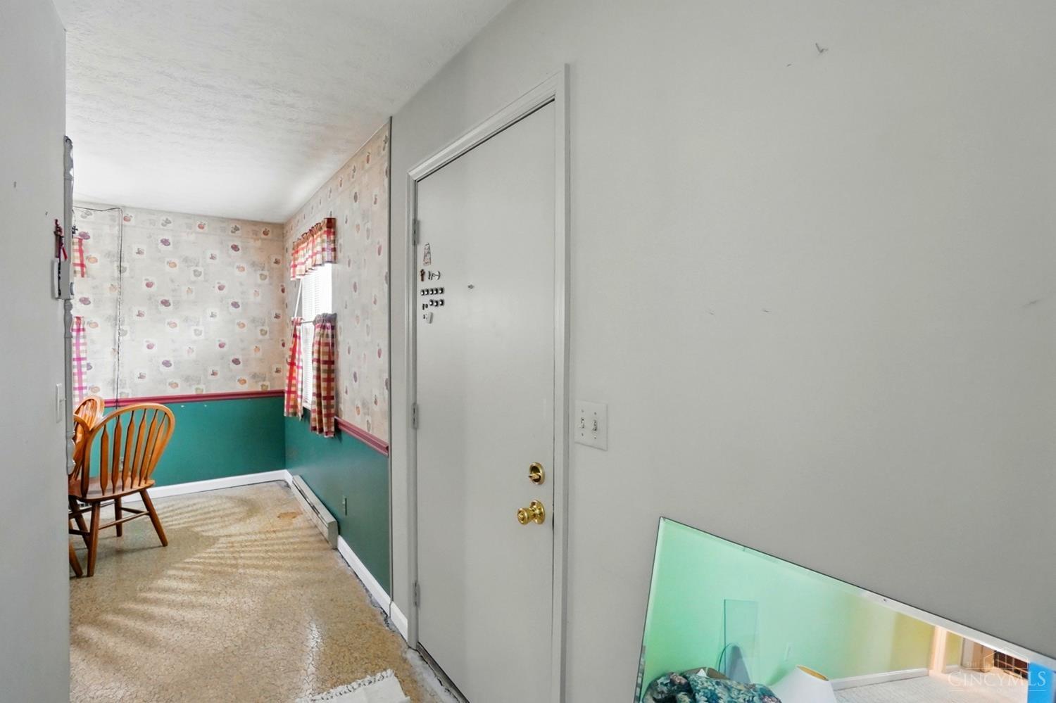 412 E John Street, Blanchester, Ohio image 3