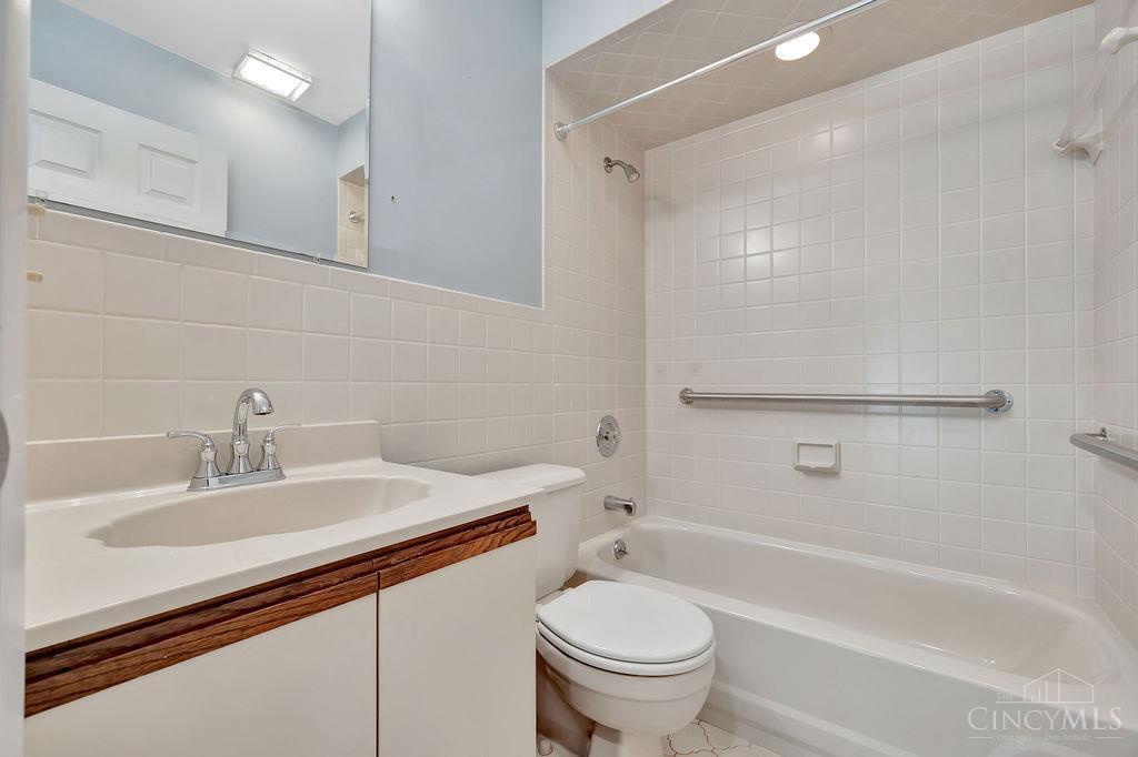 8714 Wuest Road, Colerain Twp, Ohio image 11
