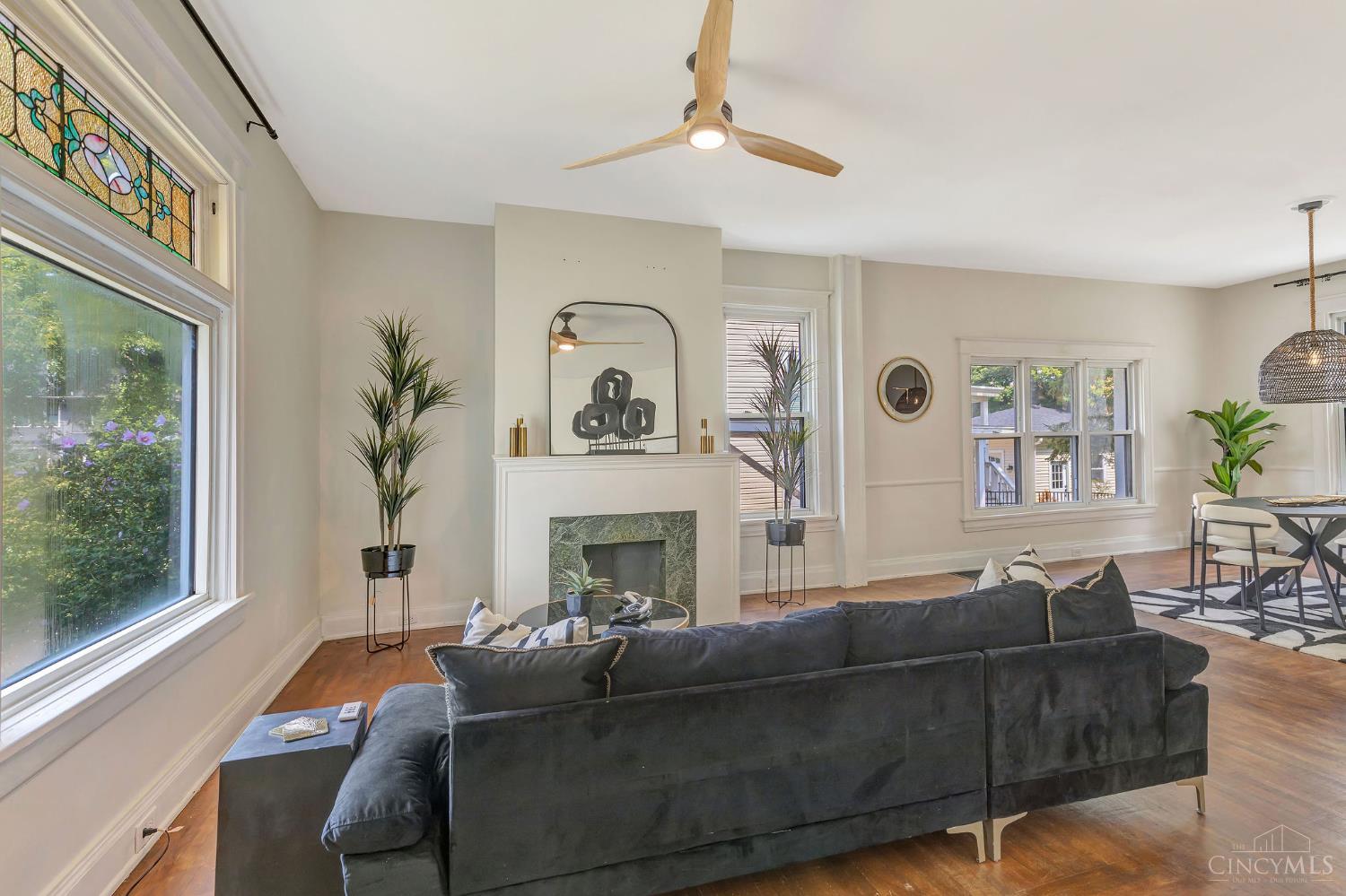 3734 Woodland