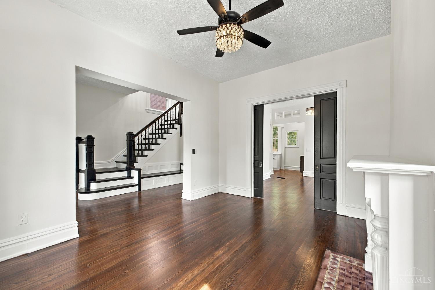 2216 Kemper Lane