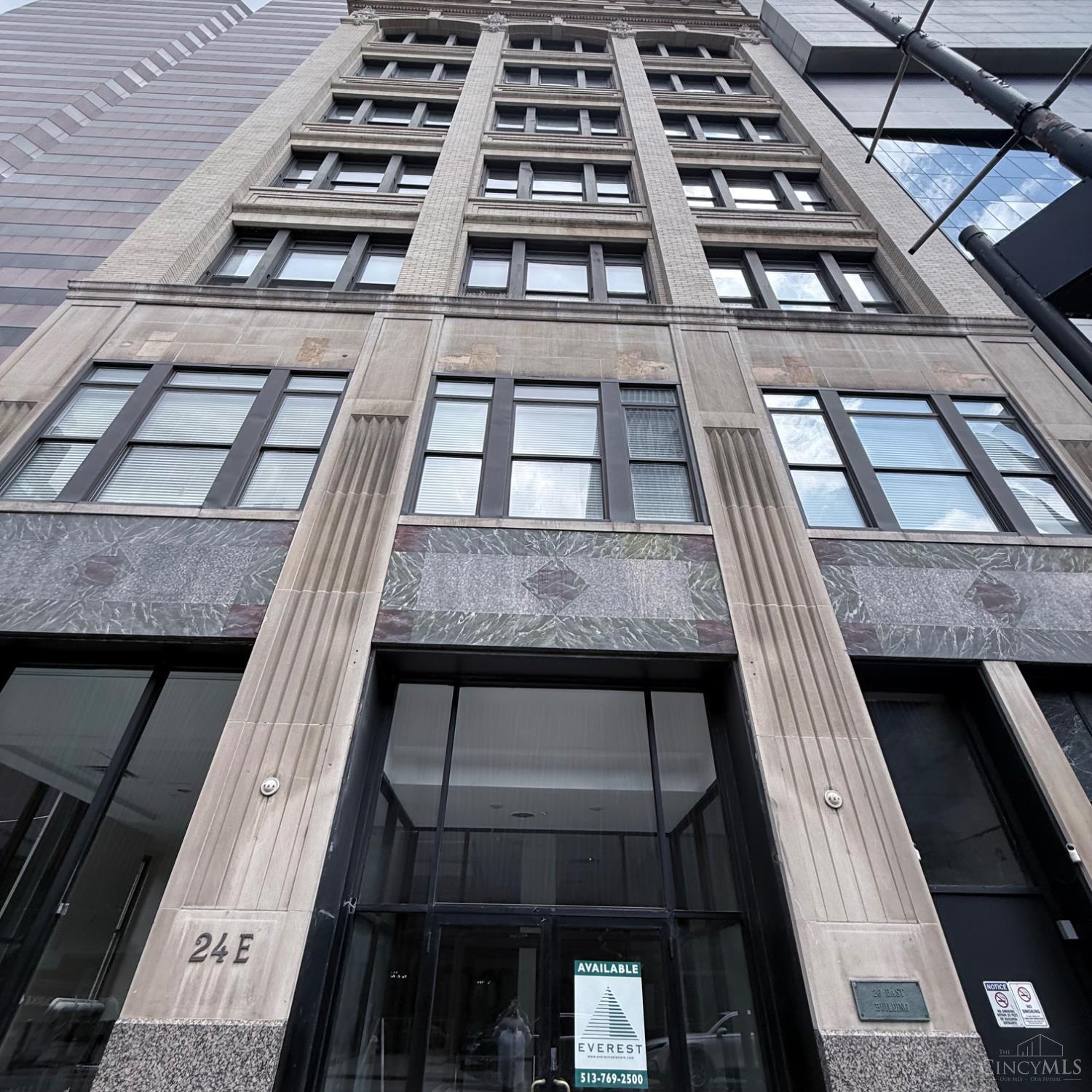 26 E Sixth Street 802