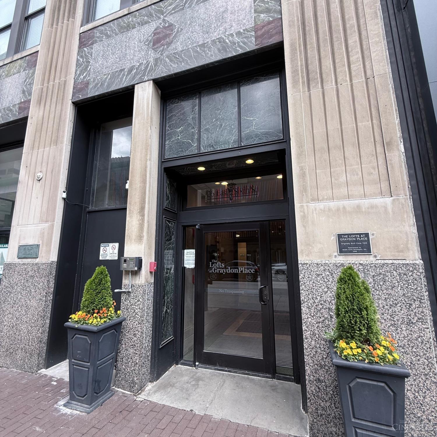 26 E Sixth Street 802
