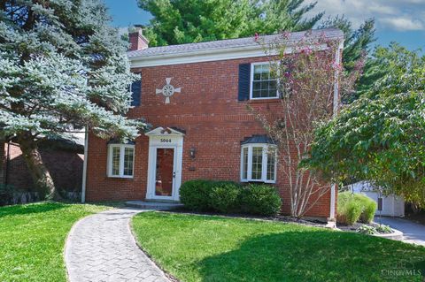 Photo of 5044 W Eastwood Circle, Cincinnati, OH 45227 (MLS # 1857141)