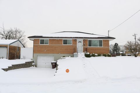 Photo of 5773 Fourson Drive, Cincinnati, OH 45233 (MLS # 1868159)