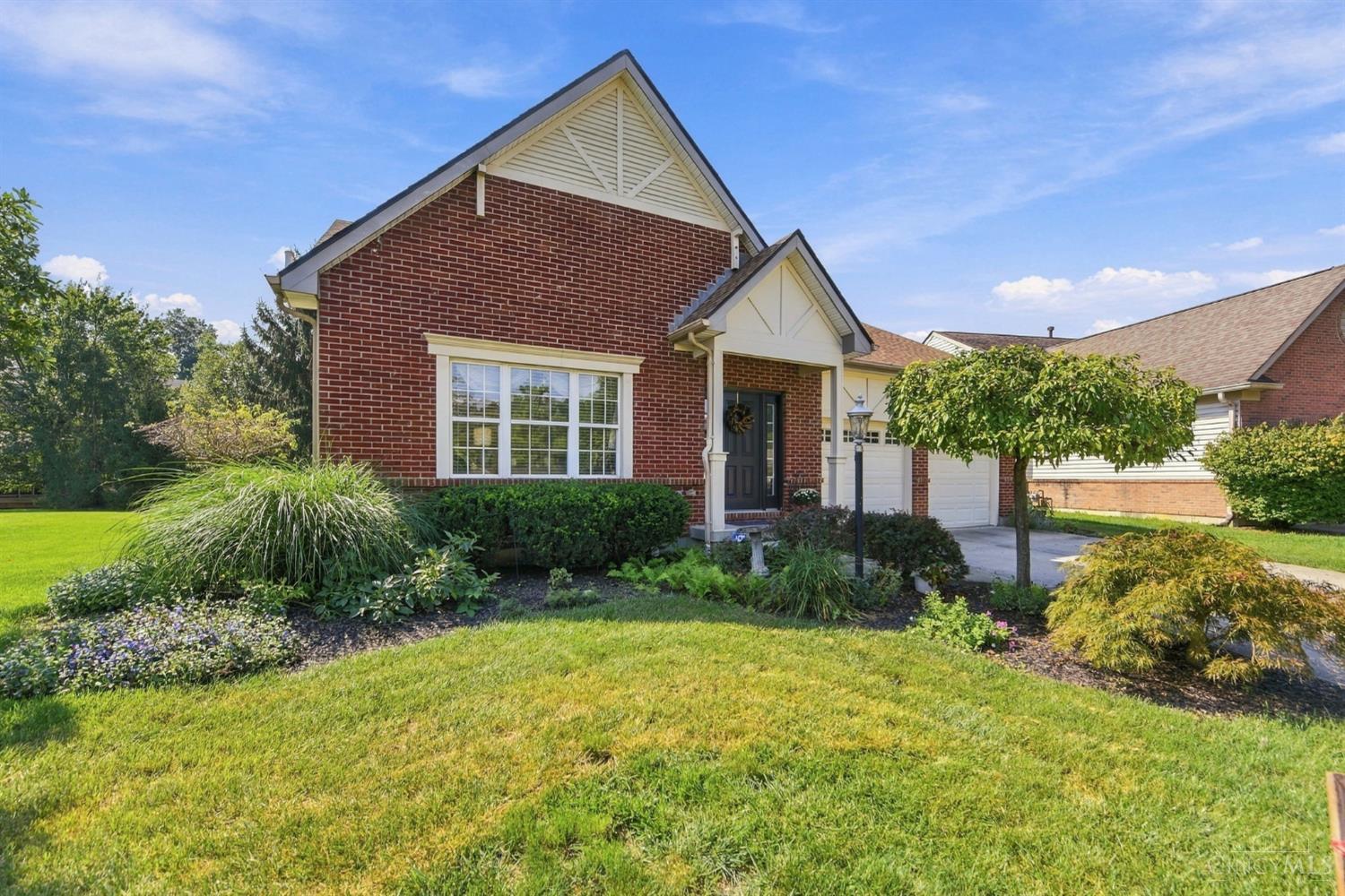6955 Hunters Close