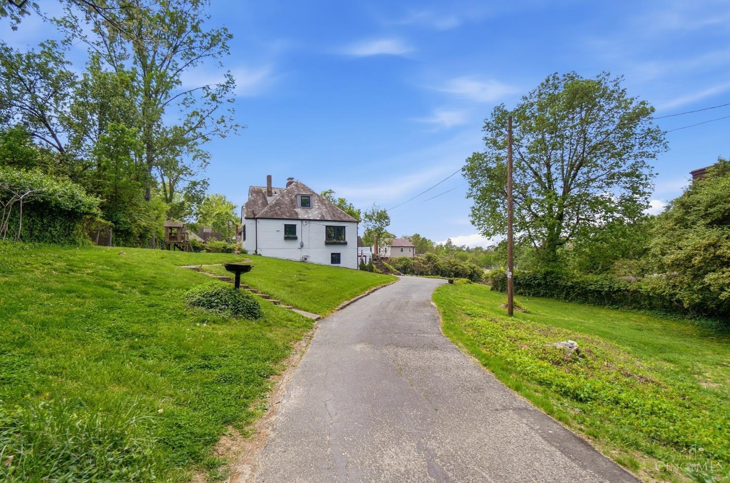 3515 Ravenwood Avenue