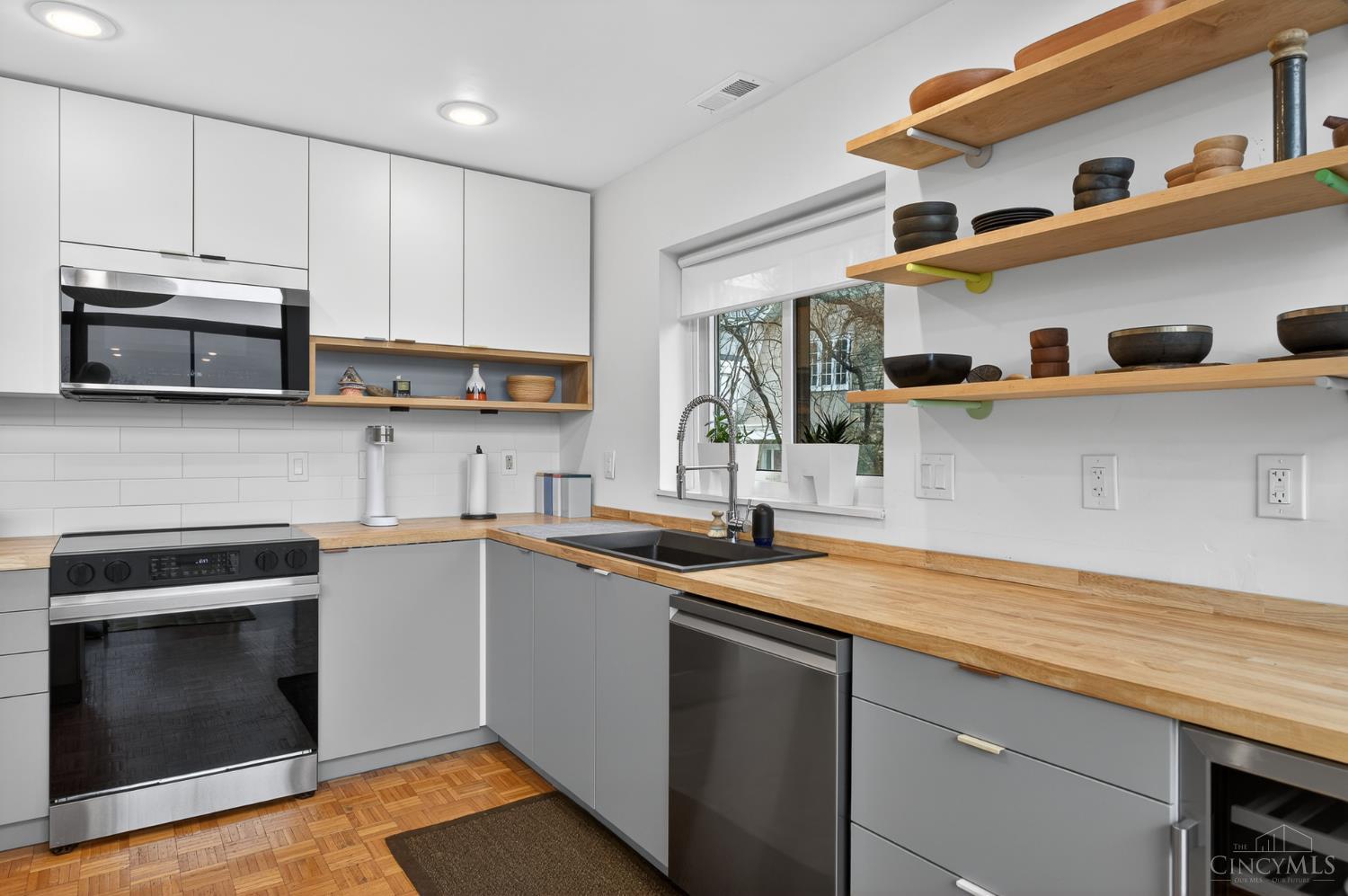 2003 Calvin Cliff Street