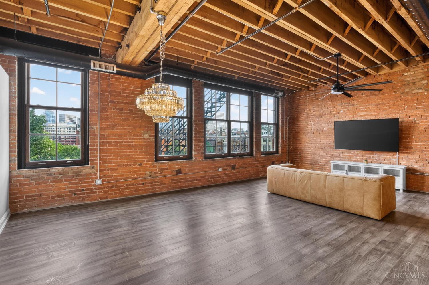 214 E Fourteenth Street 3A