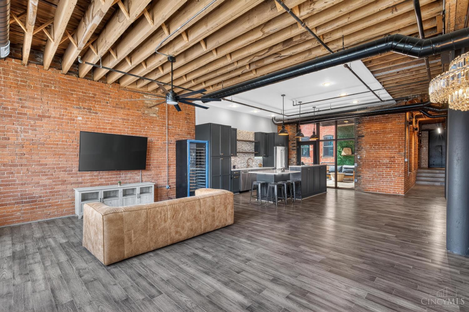 214 E Fourteenth Street 3A