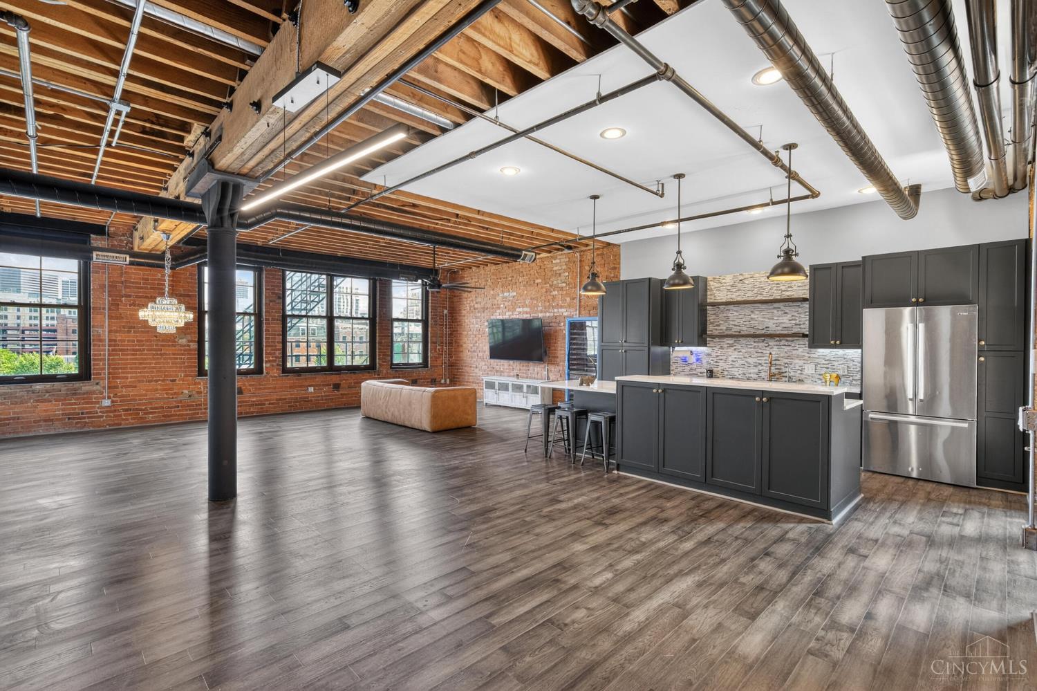 214 E Fourteenth Street 3A