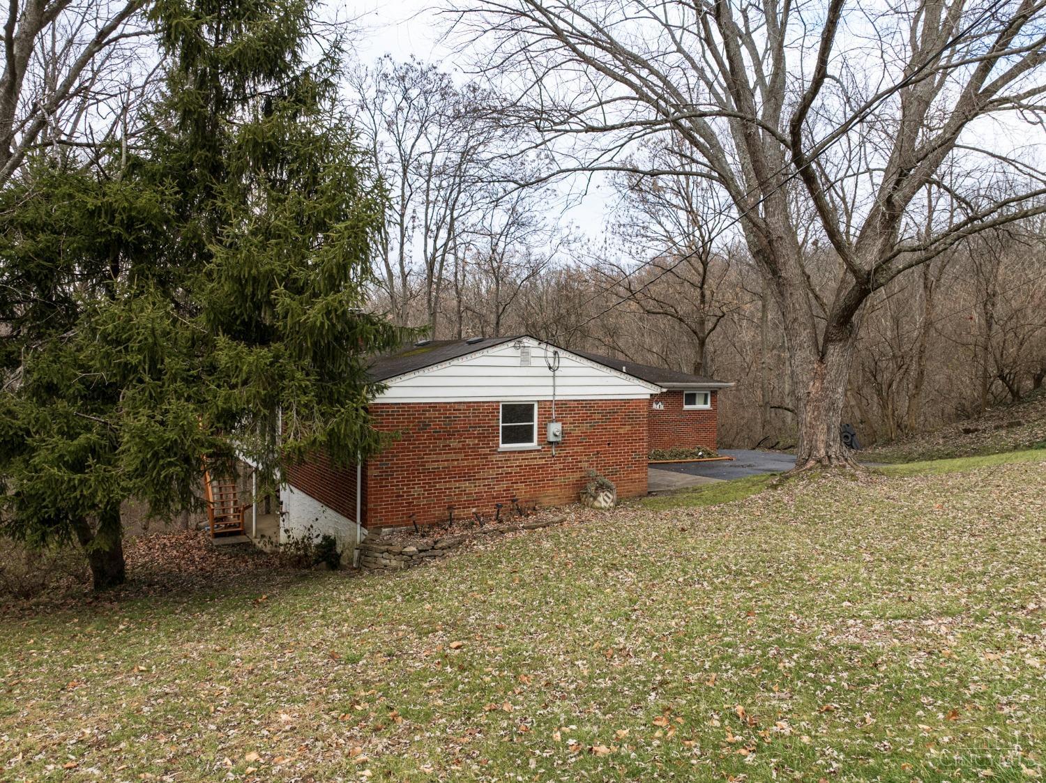 8606 Susanview Lane, Anderson Twp, Ohio image 32