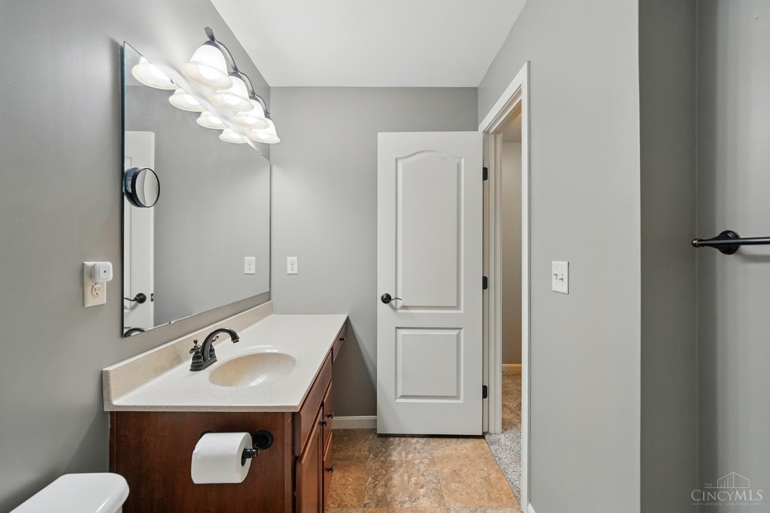 6849 Gray Wolf Drive, Hamilton Twp, Ohio image 29
