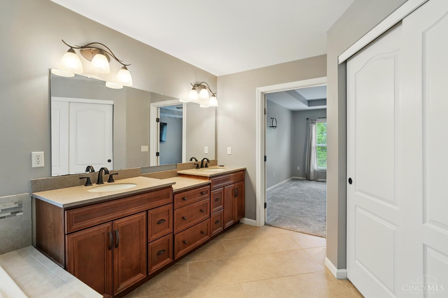6849 Gray Wolf Drive, Hamilton Twp, Ohio image 20