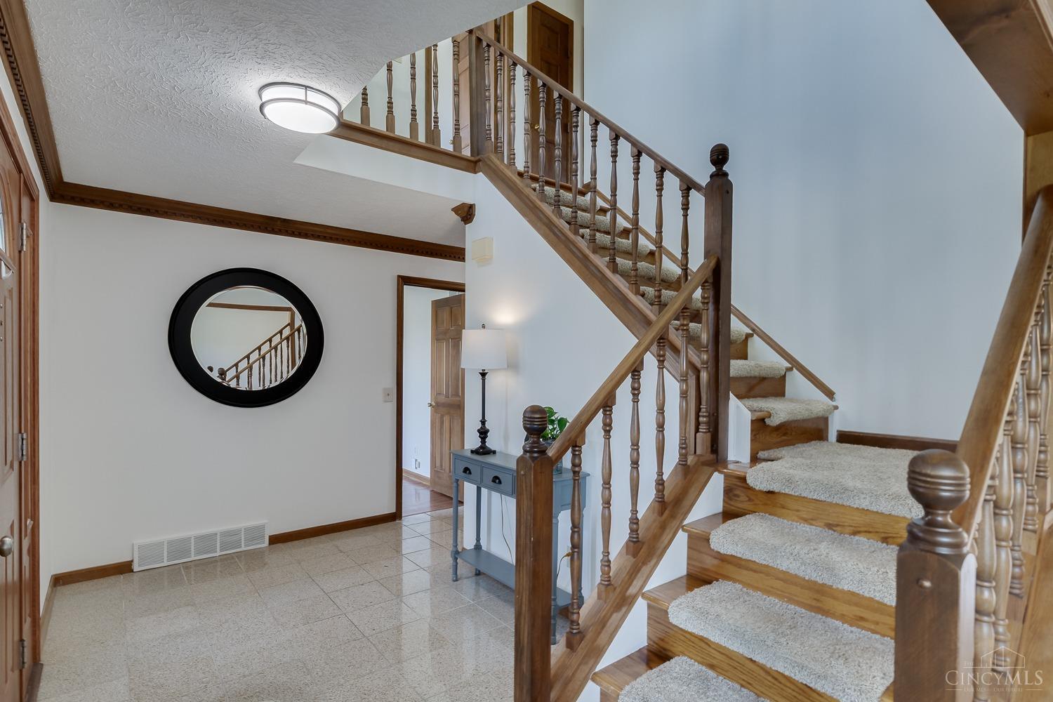 8275 Lindfield Dr Dr, West Chester, Ohio image 9