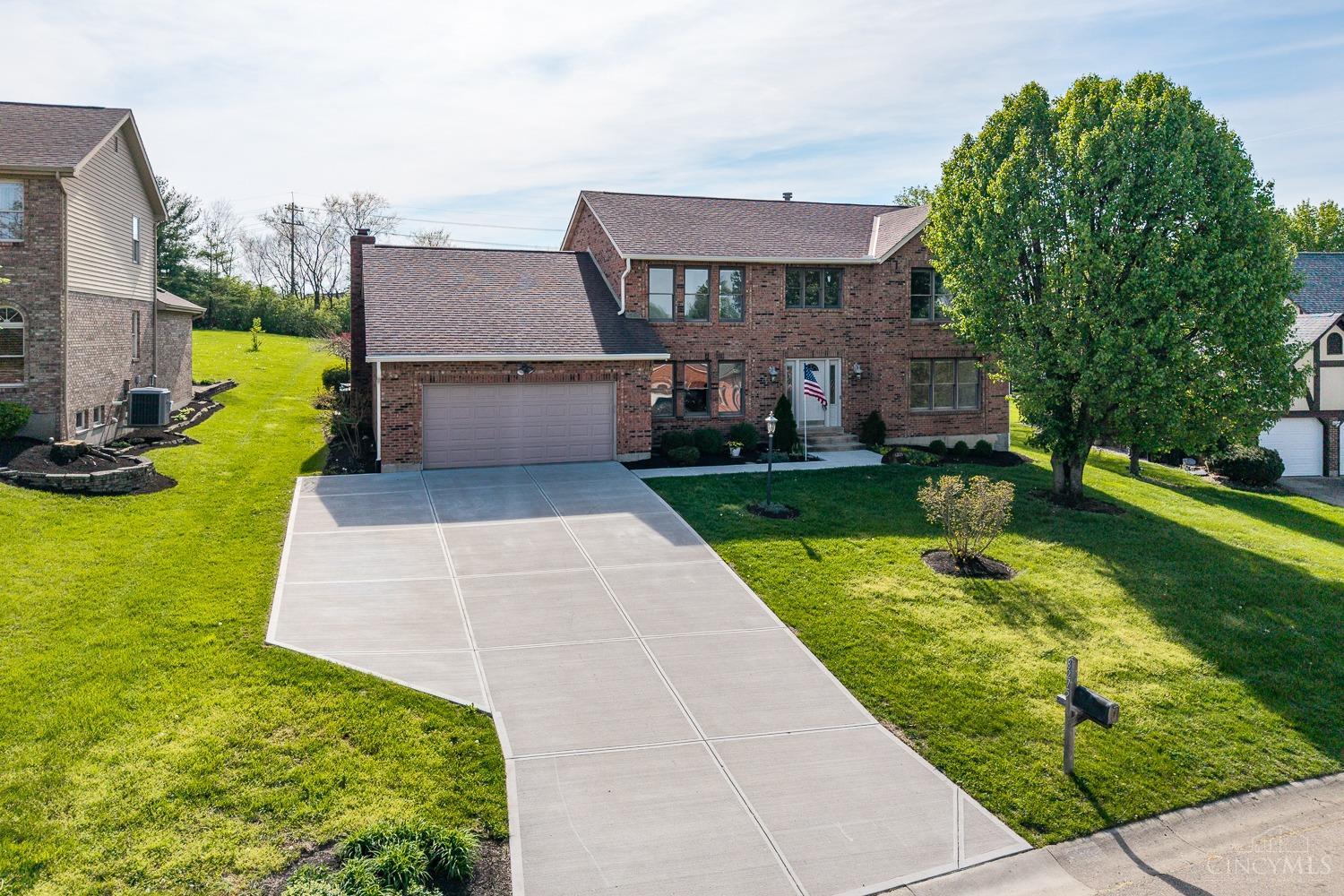 8275 Lindfield Dr Dr, West Chester, Ohio image 2