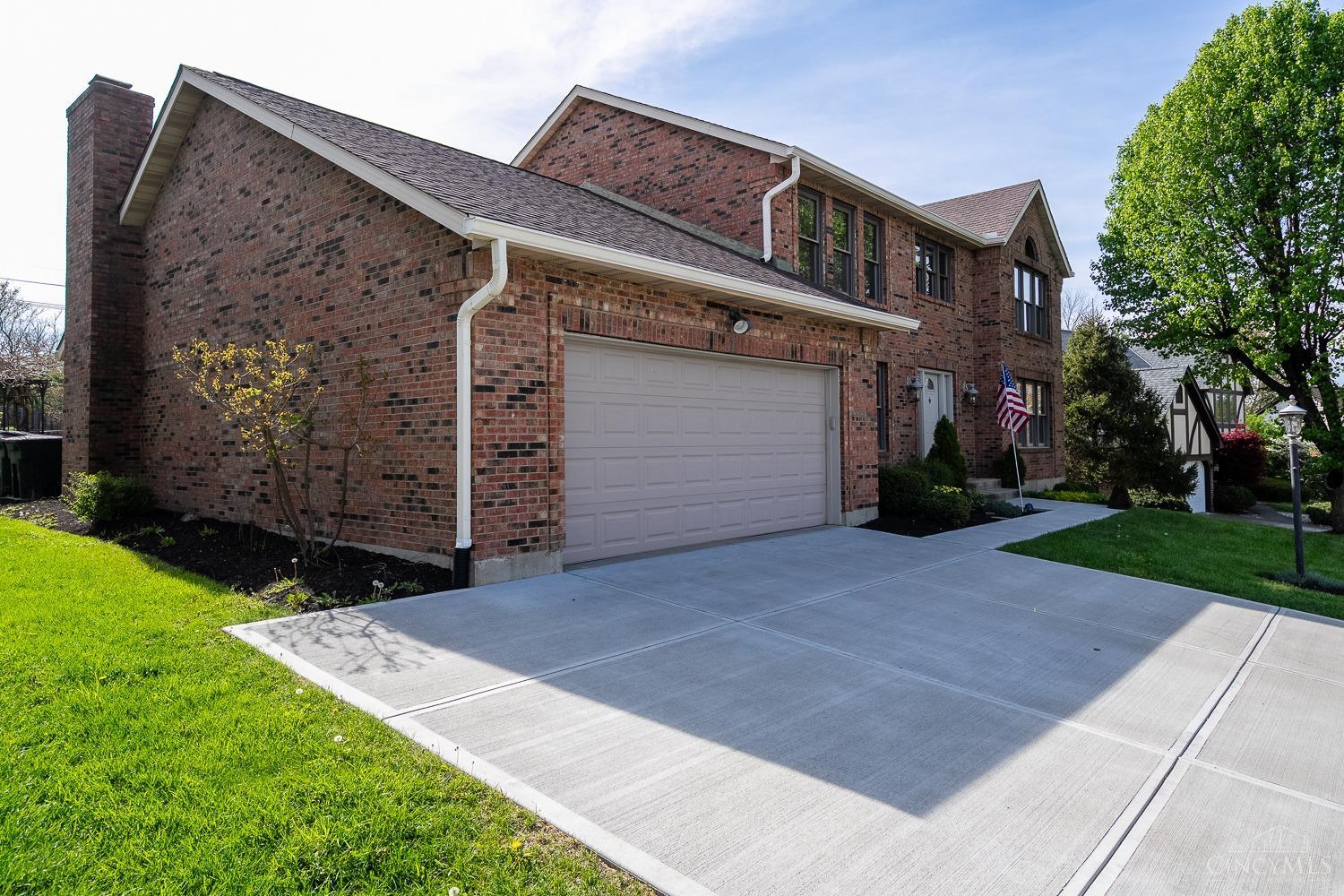 8275 Lindfield Dr Dr, West Chester, Ohio image 5