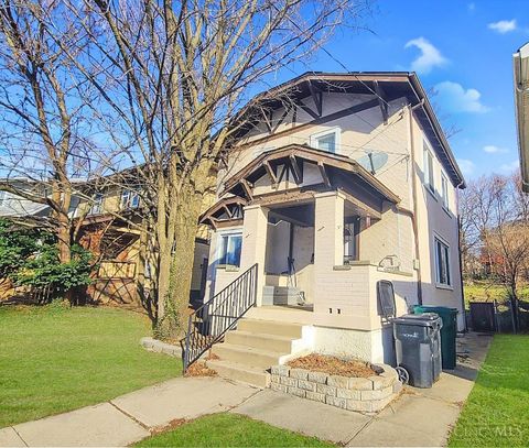 Photo of 4334 W Eighth Street, Cincinnati, OH 45205 (MLS # 1864646)