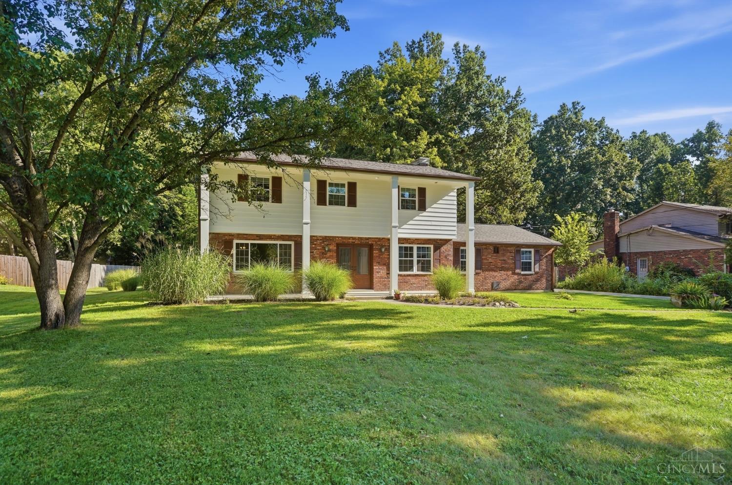 9022 Foxhunter Lane