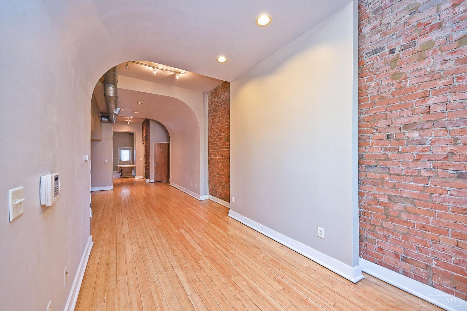 1122 Race Street 101A