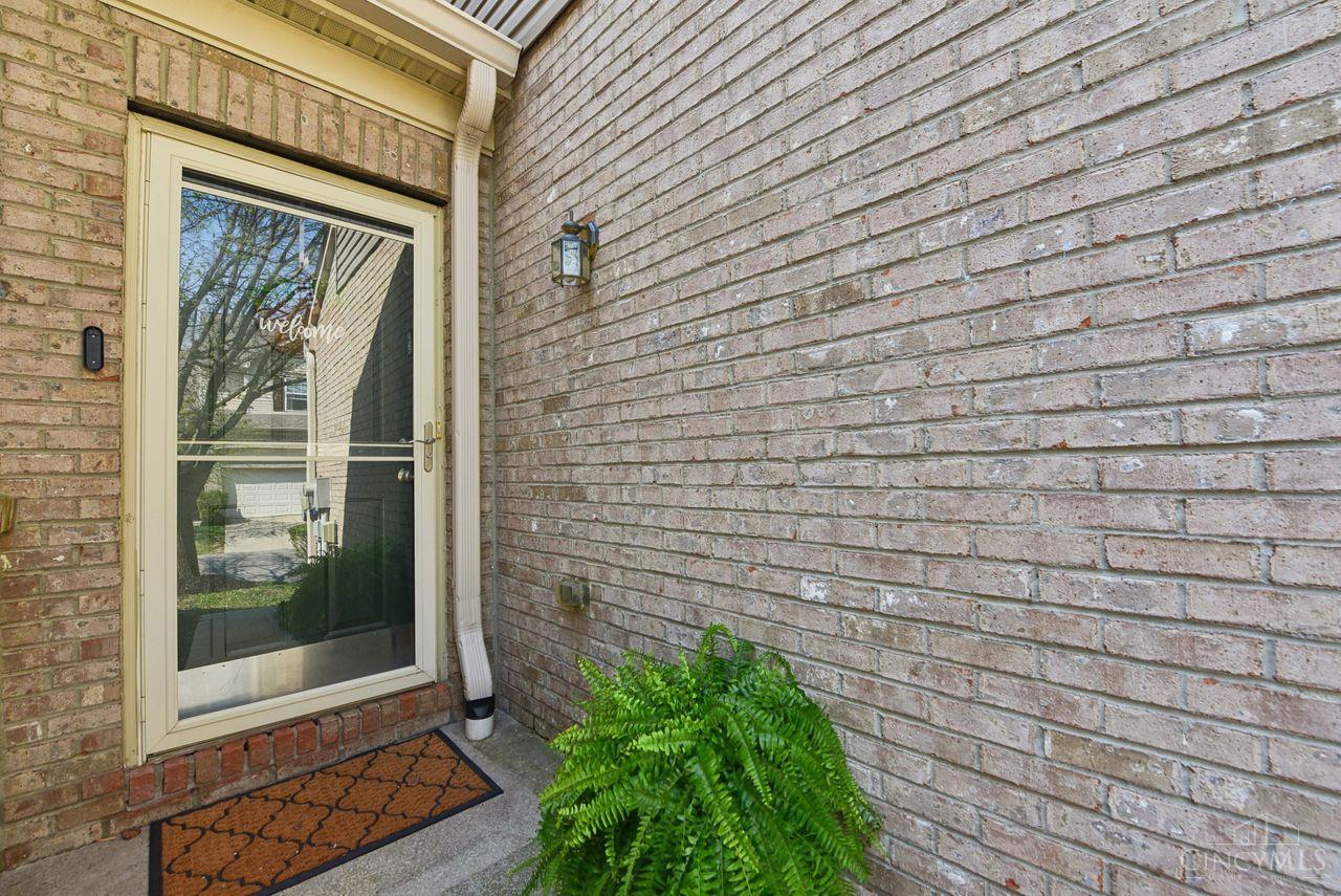 3855 Thorngate Drive