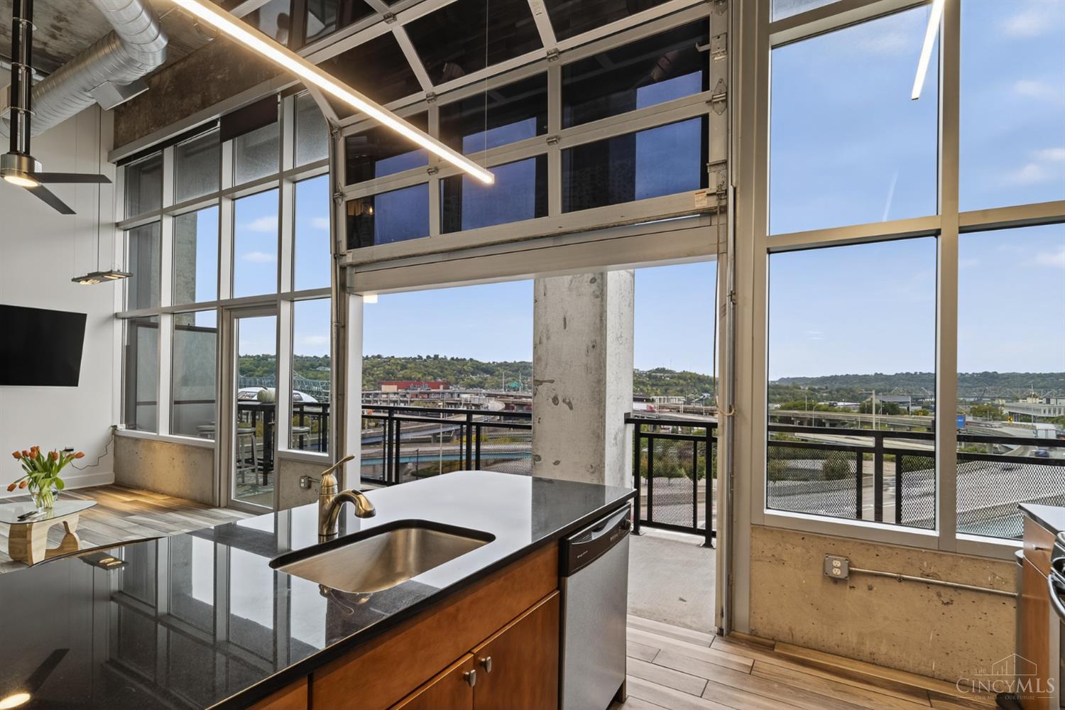 353 W Fourth Street 506