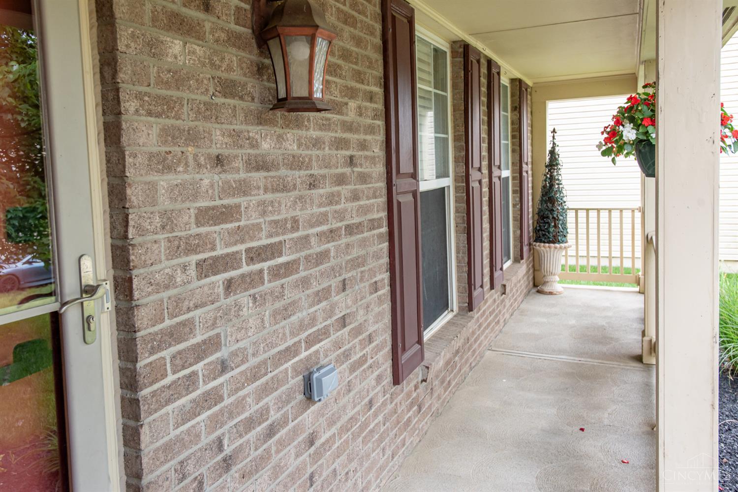 7708 Mourning Dove Lane, Hamilton, Ohio image 2