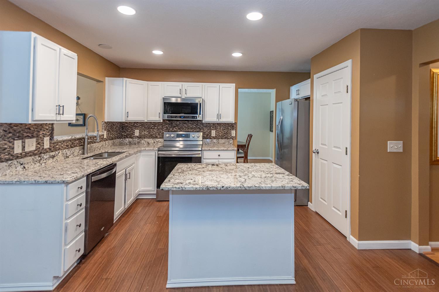 7708 Mourning Dove Lane, Hamilton, Ohio image 6