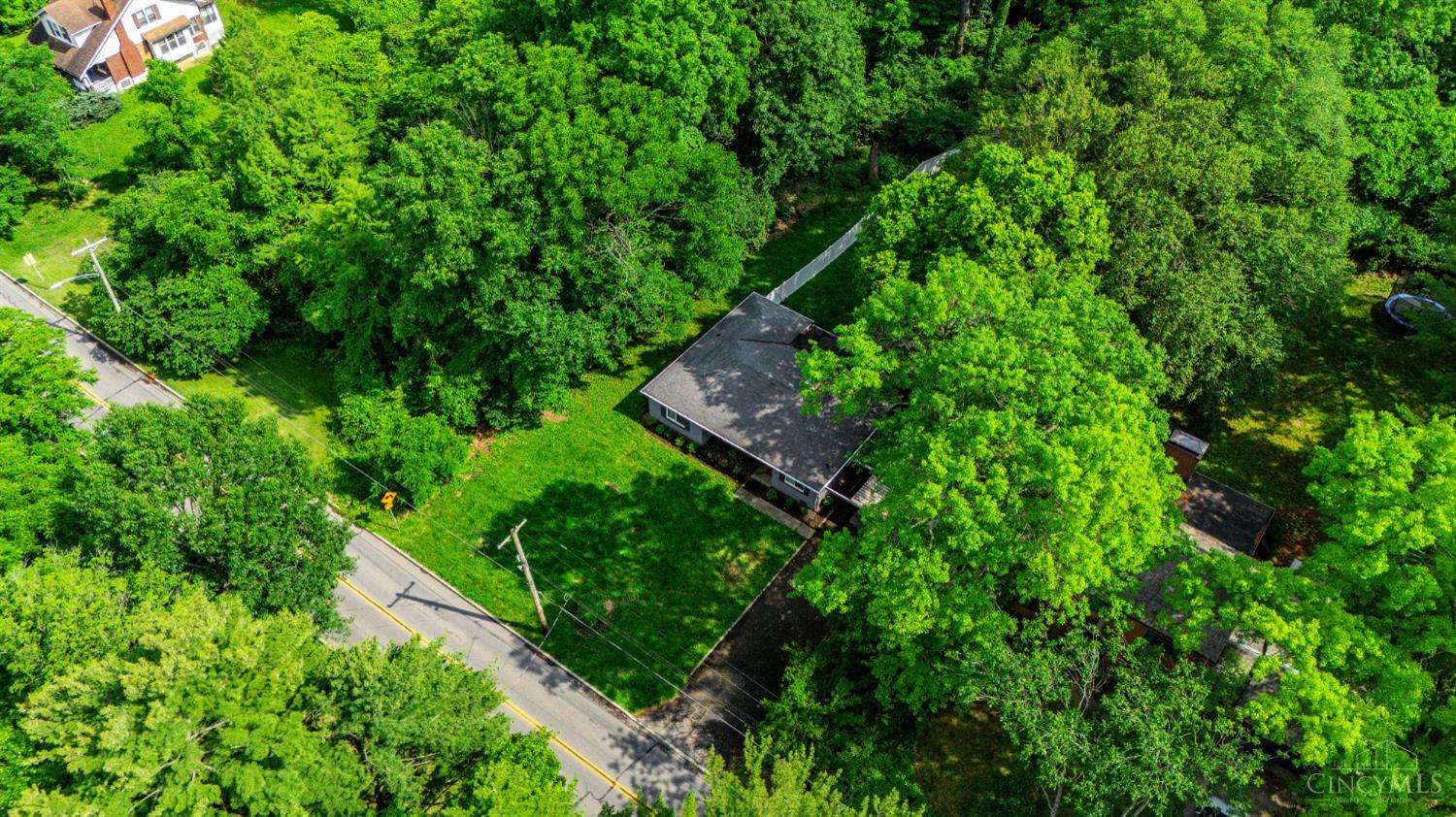 3927 Woodford Road, Cincinnati, Ohio image 25